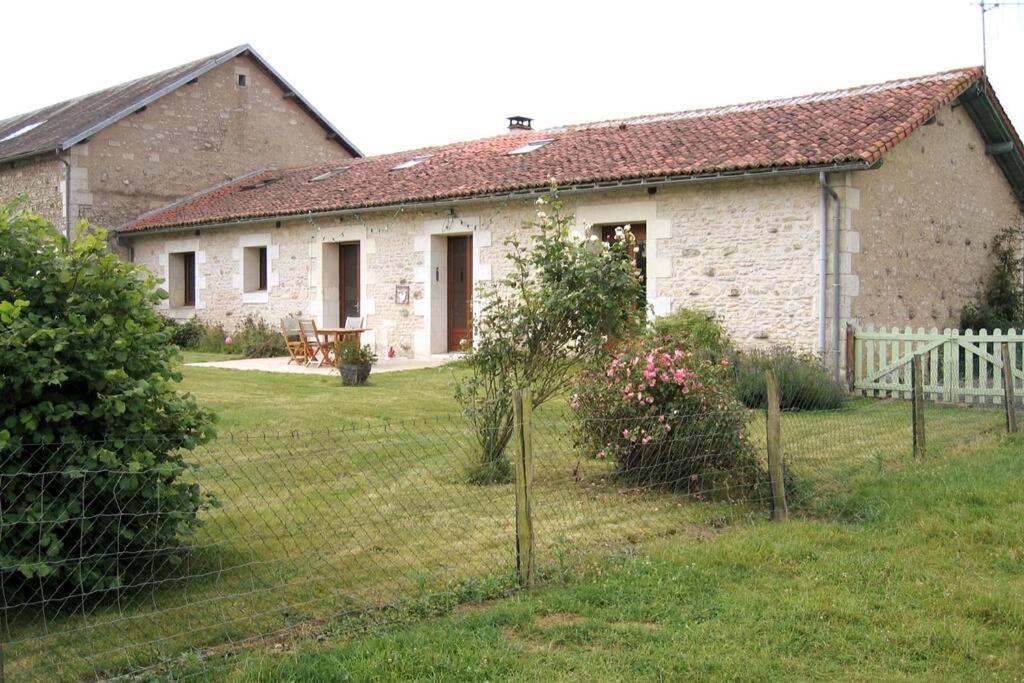 La Fermette Aux Lamas Savigny-Levescault Luaran gambar